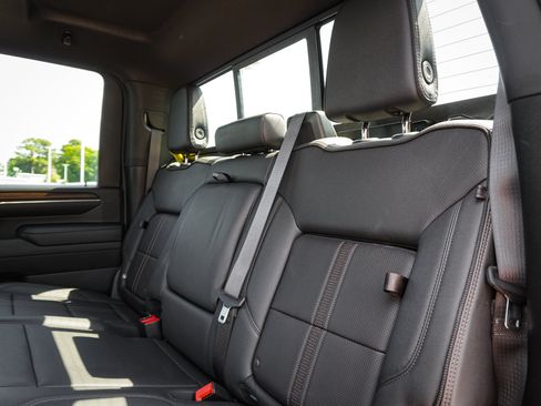 Used 2024 Chevrolet Silverado 2500 High Country w/ High Country Premium Package AWD/4WD image 29