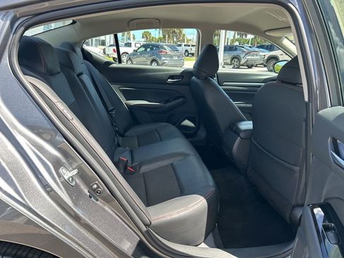 Used 2025 Nissan Altima 2.5 SR AWD/4WD image 44