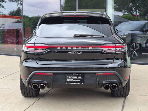 Certified 2023 Porsche Macan S AWD/4WD image 10