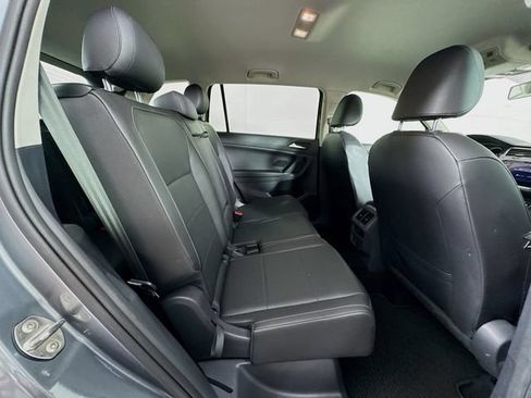 Used 2020 Volkswagen Tiguan SE FWD image 42