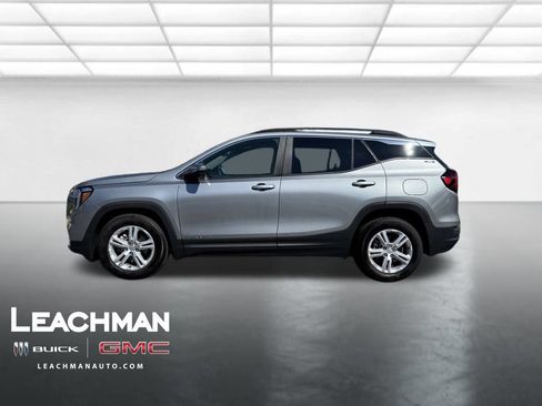 Used 2024 GMC Terrain SLE w/ Driver Convenience Package FWD image 7
