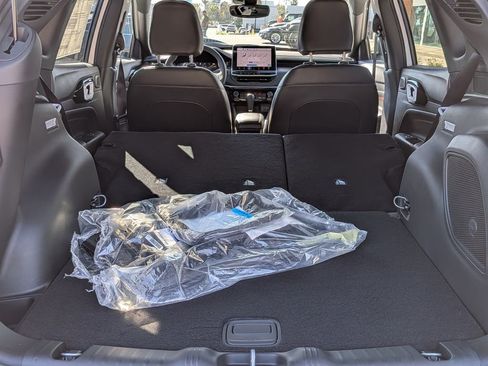 New 2026 Jeep Compass Trailhawk w/ Sun, Sound & Navigation Group AWD/4WD image 8