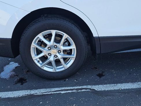 Used 2024 Chevrolet Equinox LT w/ LPO, Floor Liner Package image 6