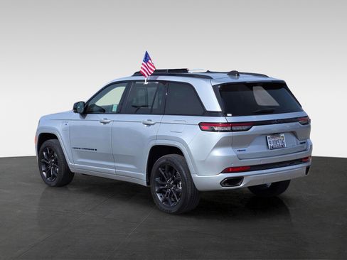 Used 2023 Jeep Grand Cherokee 30th Anniversary image 6