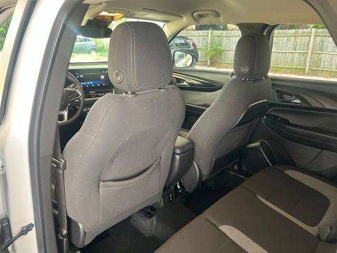Used 2024 Chevrolet TrailBlazer LT w/ Convenience Package AWD/4WD image 9