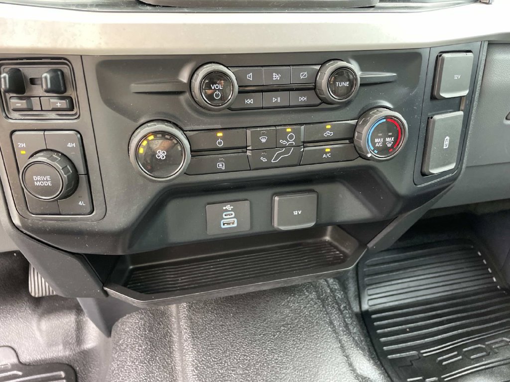 Used 2023 Ford F350 XL w/ 360-Degree Camera Package AWD/4WD image 44