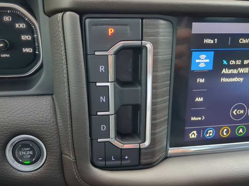 Used 2021 GMC Yukon Denali w/ Denali Premium Package AWD/4WD image 22