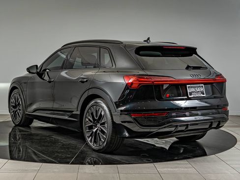Used 2024 Audi Q8 e-tron Prestige w/ Prestige Package AWD/4WD image 7