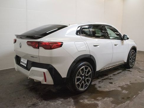 Certified 2025 BMW X2 xDrive28i w/ Premium Package image 4