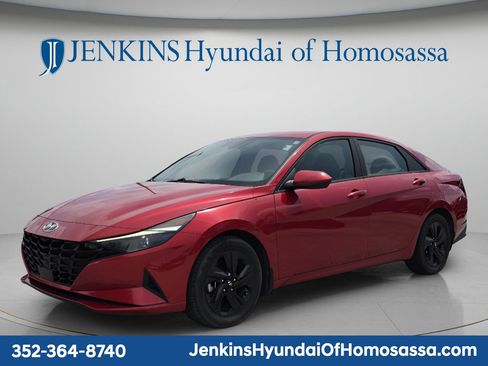 Used 2021 Hyundai Elantra SEL w/ Convenience Package FWD image 11