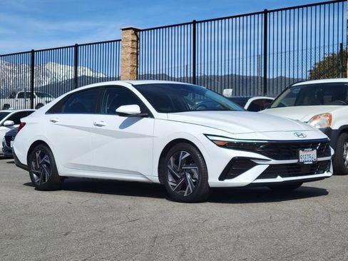 Certified 2025 Hyundai Elantra SEL w/ Cargo Package image 29