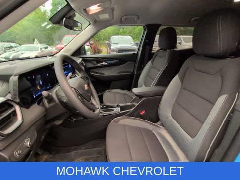 Used 2024 Chevrolet TrailBlazer LS w/ LS Convenience Package AWD/4WD image 10