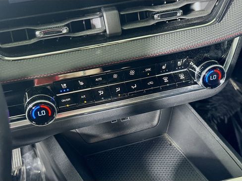 Used 2025 Chevrolet Equinox RS w/ Safety and Technology Package image 26