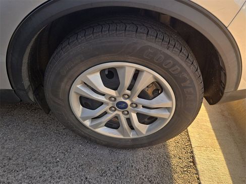 Used 2020 Ford Escape S image 5