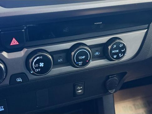 Used 2017 Toyota Tacoma SR5 w/ Tow Package image 15