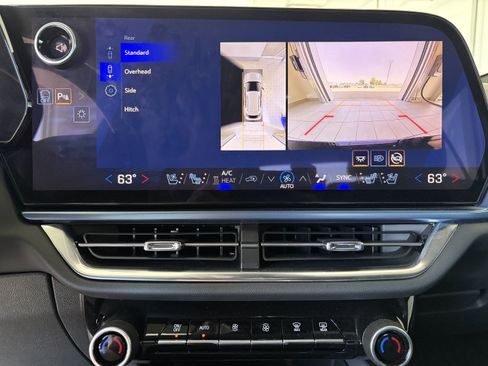 Used 2025 Chevrolet Equinox EV LT w/ Convenience Package II FWD image 15