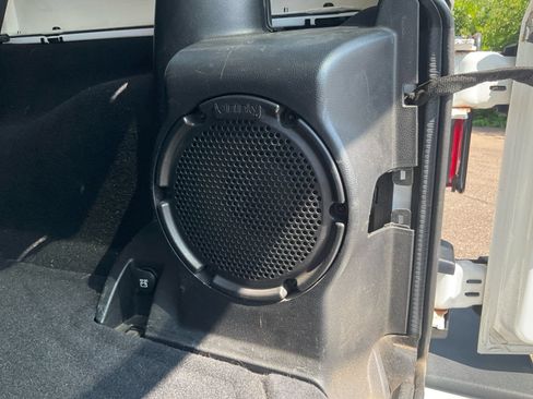Used 2012 Jeep Wrangler Unlimited Sahara AWD/4WD image 18