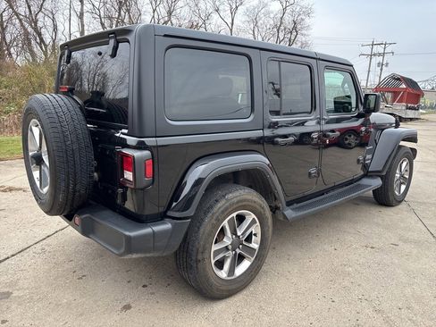 Used 2021 Jeep Wrangler Unlimited Sahara image 6