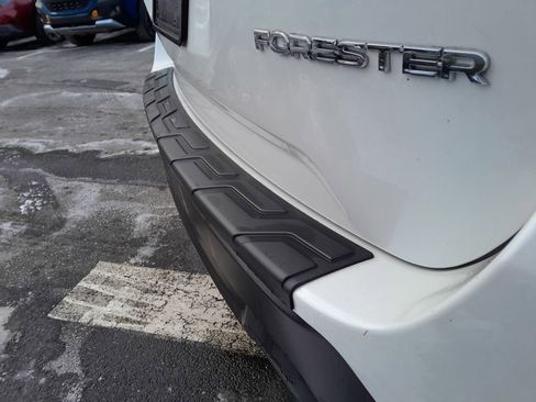 Used 2023 Subaru Forester Premium image 40