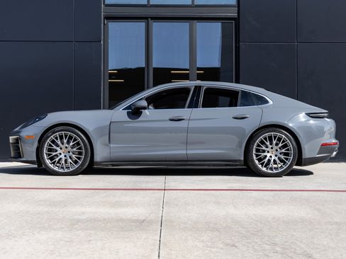 Certified 2025 Porsche Panamera 4 image 2