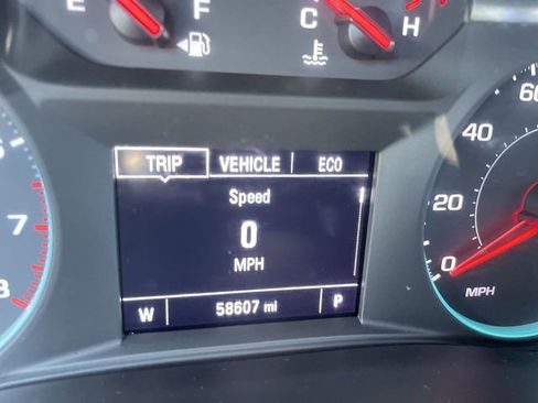 Used 2021 Chevrolet Traverse LT FWD image 12
