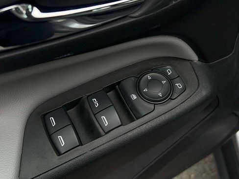 Used 2024 Chevrolet Equinox LS FWD image 22