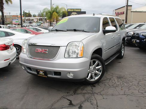 Used 2014 GMC Yukon XL Denali image 44