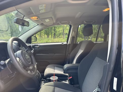 Used 2016 Jeep Compass Sport w/ Power Value Group FWD image 8