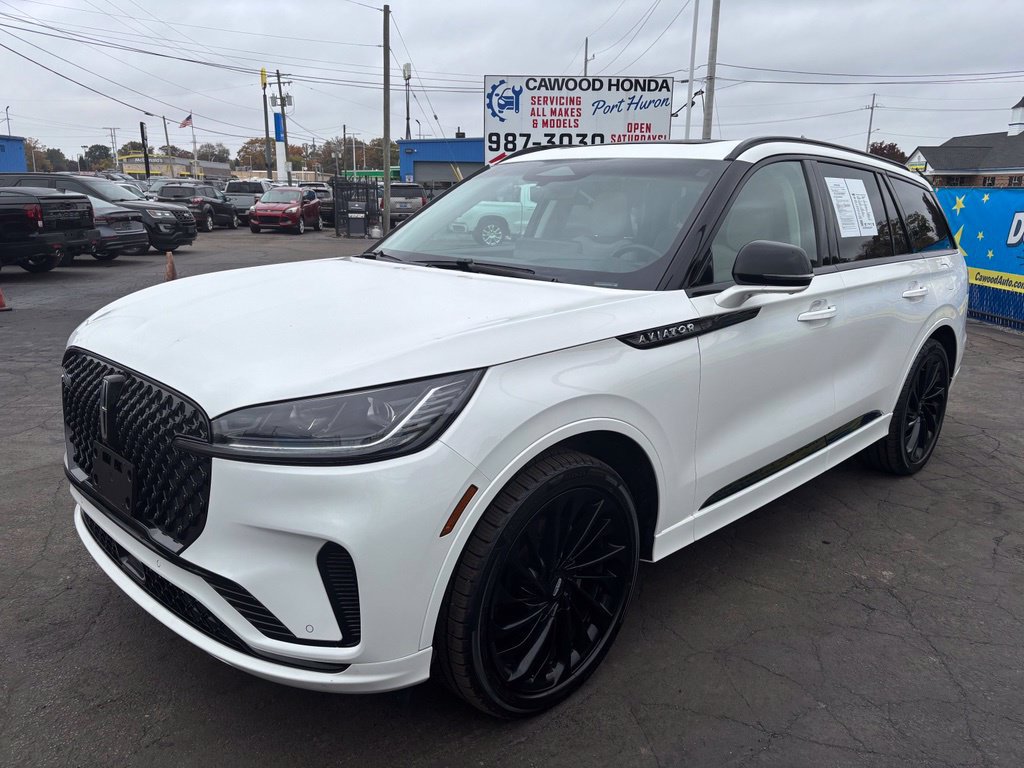 Used 2025 Lincoln Aviator Reserve w/ Equipment Group 201A AWD/4WD image 9