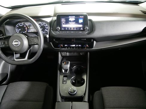 Used 2022 Nissan Rogue SV AWD/4WD image 10