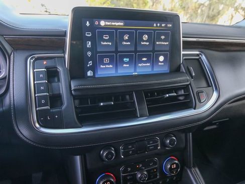 Used 2023 Chevrolet Suburban Premier w/ Advanced Technology Package image 19