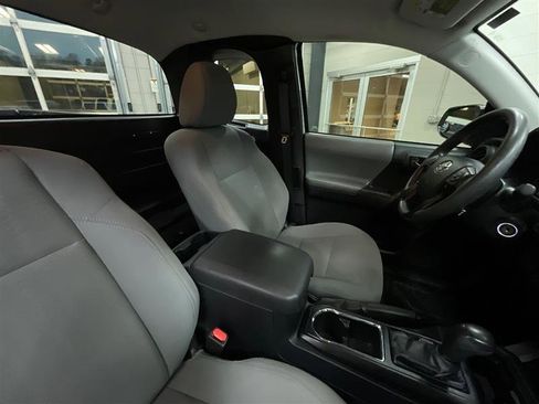Used 2019 Toyota Tacoma SR image 20