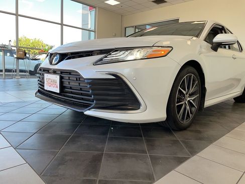 Used 2023 Toyota Camry XLE w/ Navigation Package FWD image 16