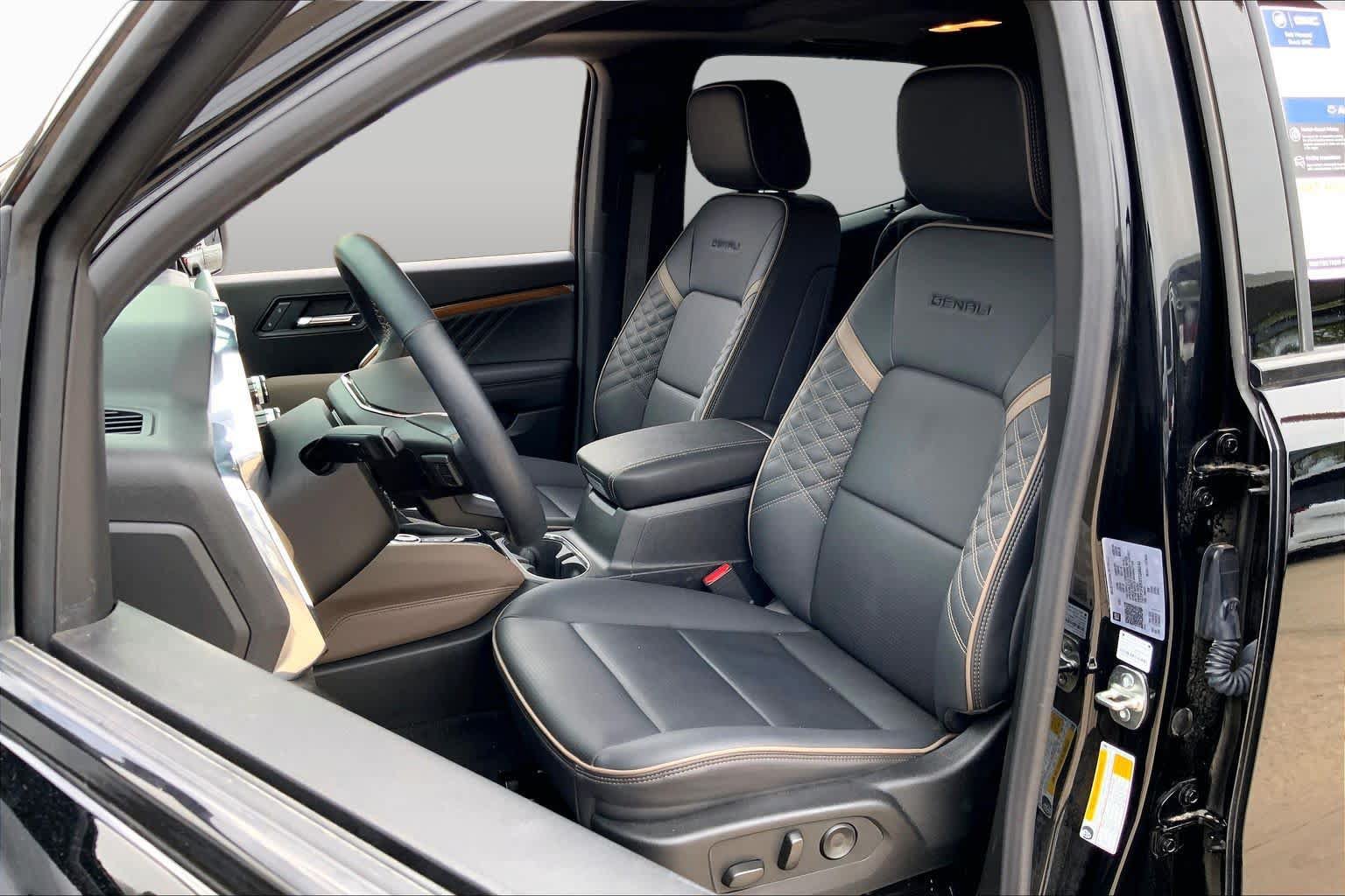 Certified 2026 GMC Canyon Denali AWD/4WD image 8