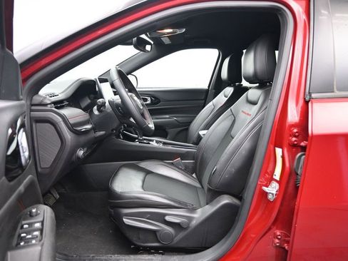 Used 2025 Jeep Compass Trailhawk AWD/4WD image 22