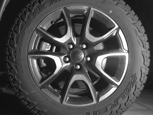 Used 2025 Jeep Compass Trailhawk image 12