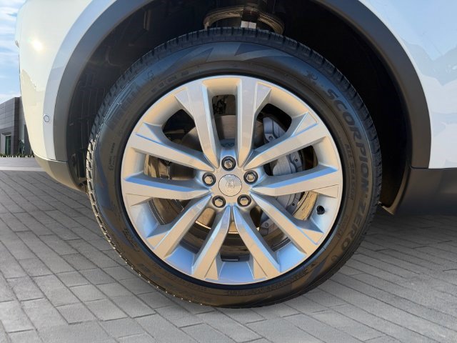New 2026 Land Rover Discovery S AWD/4WD image 9