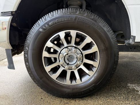 Used 2021 Ford F250 Lariat w/ Lariat Value Package AWD/4WD image 19