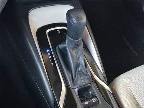 Used 2021 Toyota Corolla LE FWD image 9