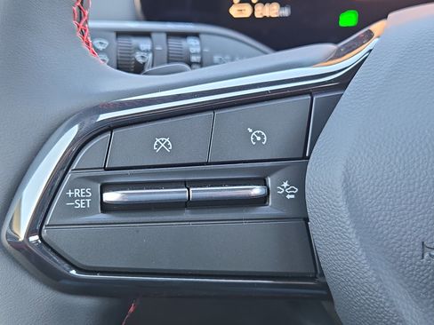 New 2025 Chevrolet Equinox EV RS image 25