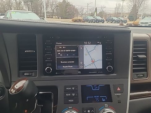 Used 2020 Toyota Sienna Limited Premium image 22