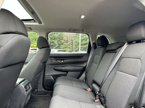 Used 2025 Honda CR-V EX image 9