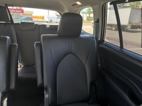 Used 2025 Toyota Grand Highlander FWD image 37