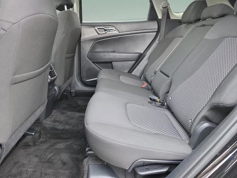Used 2025 Kia Sportage LX image 27