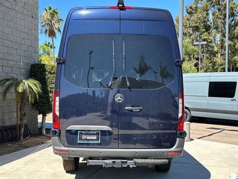 Used 2024 Mercedes-Benz Sprinter 2500 image 4