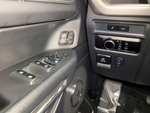 Used 2024 Ford Expedition Max XLT image 14