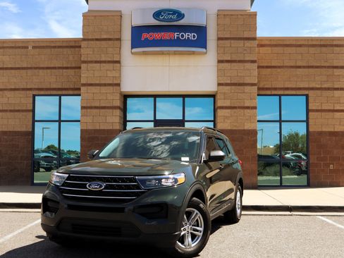 Certified 2023 Ford Explorer XLT RWD image 2