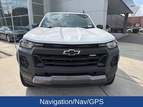 Used 2024 Chevrolet Colorado Trail Boss w/ Technology Package image 3