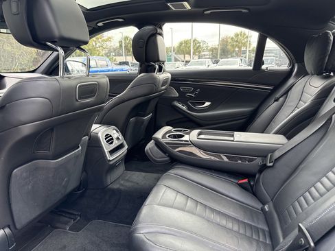 Used 2019 Mercedes-Benz S 560 Sedan image 26