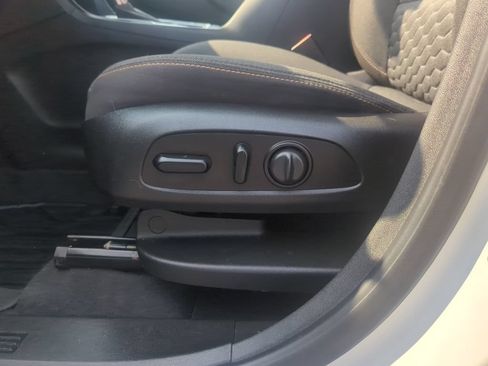 Certified 2019 Chevrolet Equinox LT w/ LPO, Floor Liner Package AWD/4WD image 20